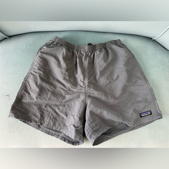 Patagonia Men’s Baggies 5”, Size M, Plume Grey - Picture 1 of 2